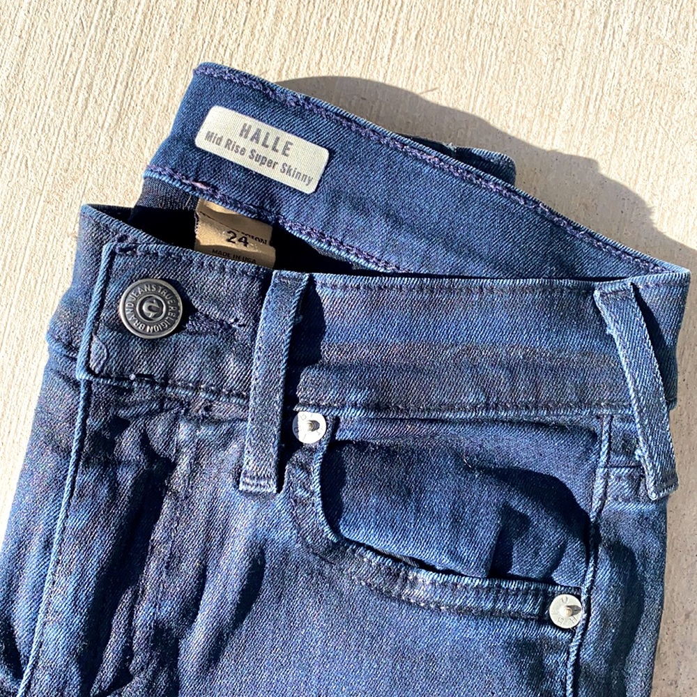 TRUE RELIGION Halle Skinny Mid-Rise Coated Jeans 💙